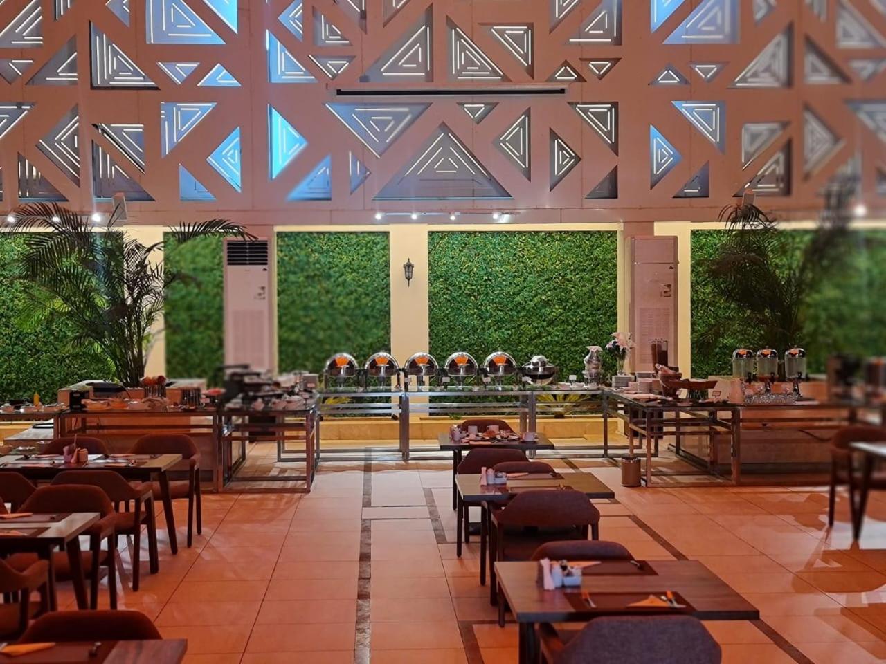 Sarwat Park Hotel Riyadh - Diplomatic Quarter Exterior photo